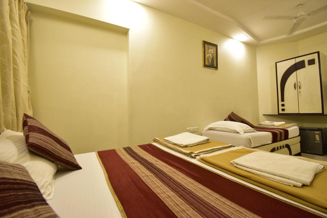 Hotel Kalpana Palace, Mumbai  Buitenkant foto