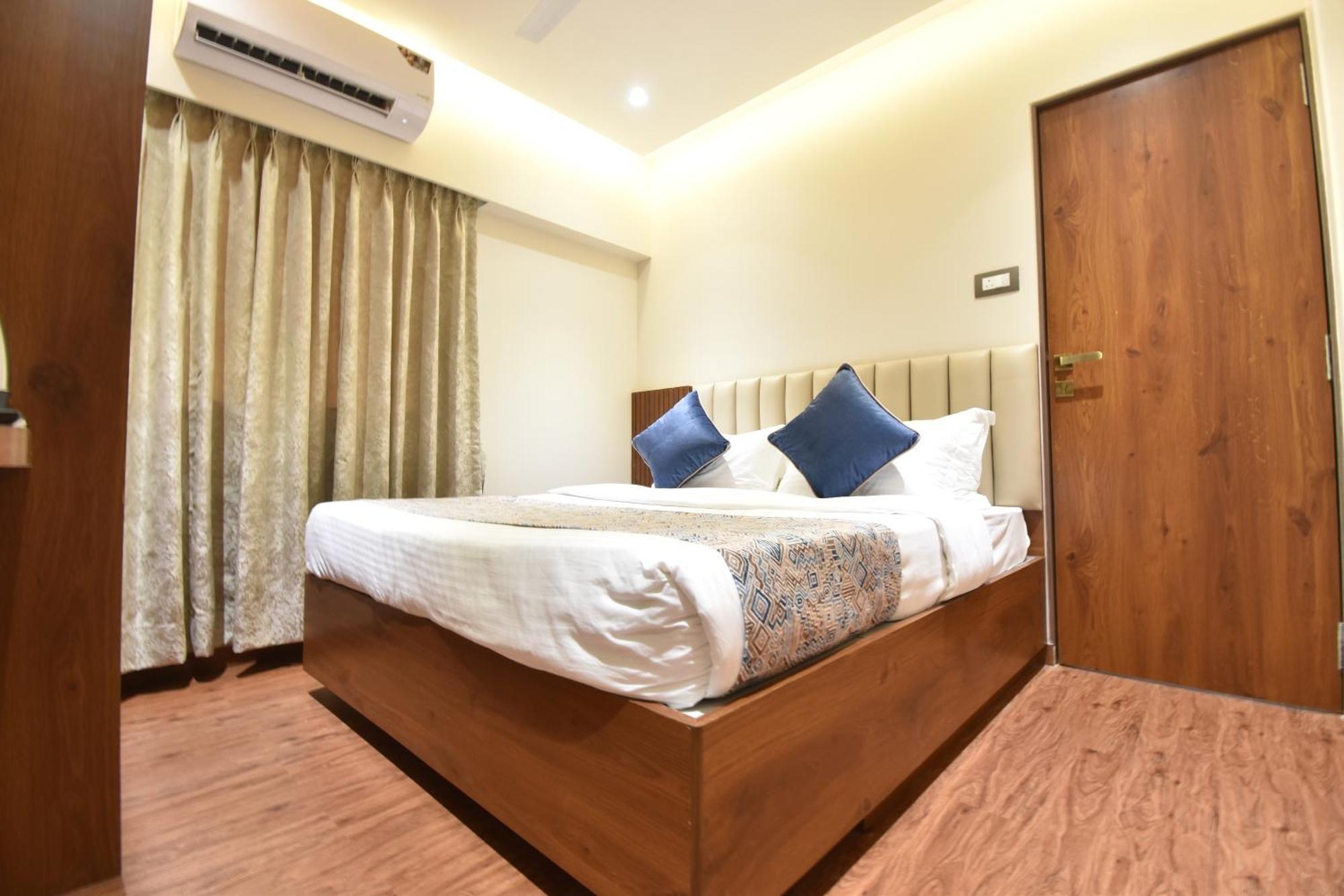 Hotel Kalpana Palace, Mumbai  Buitenkant foto
