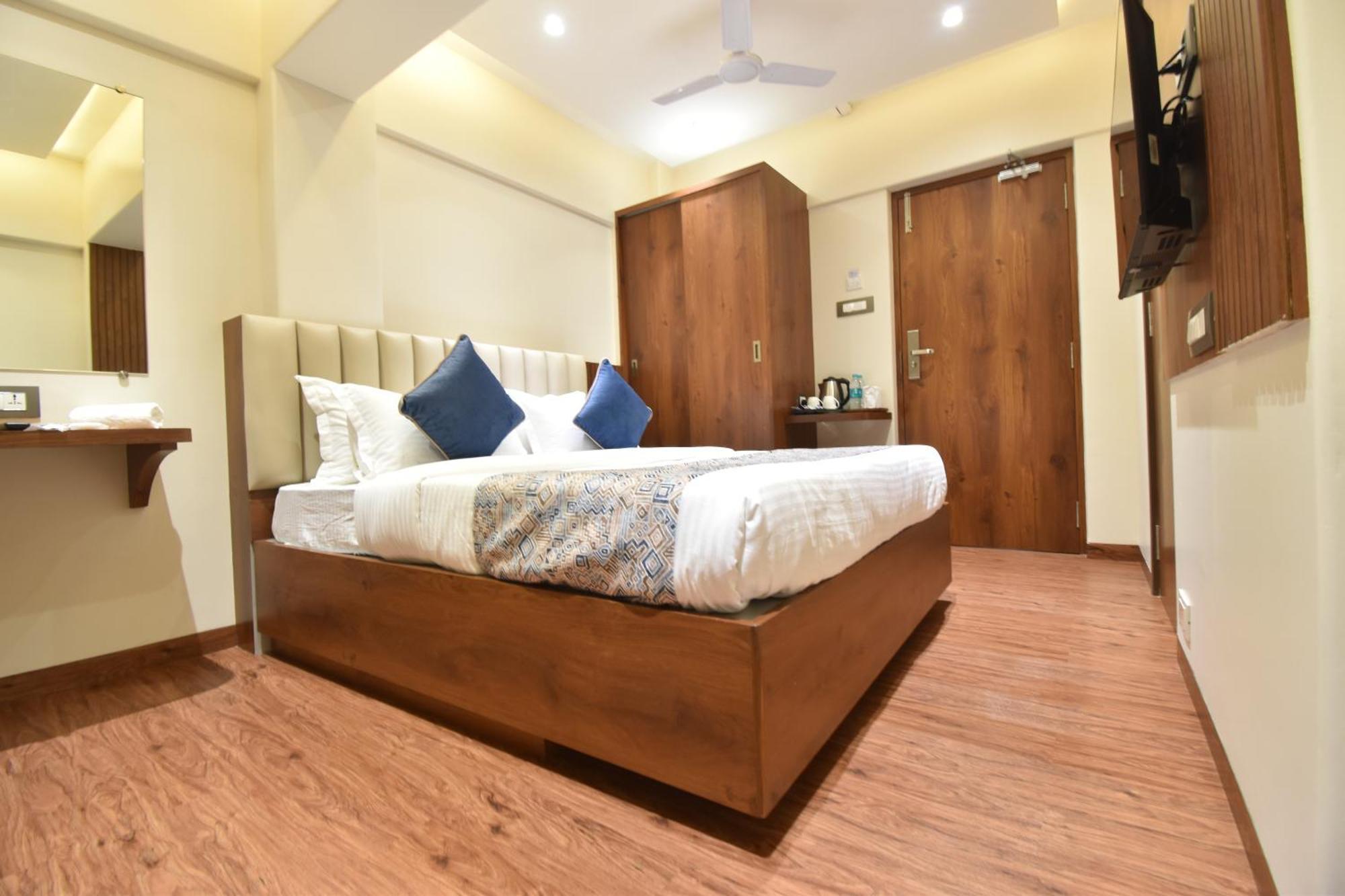 Hotel Kalpana Palace, Mumbai  Buitenkant foto